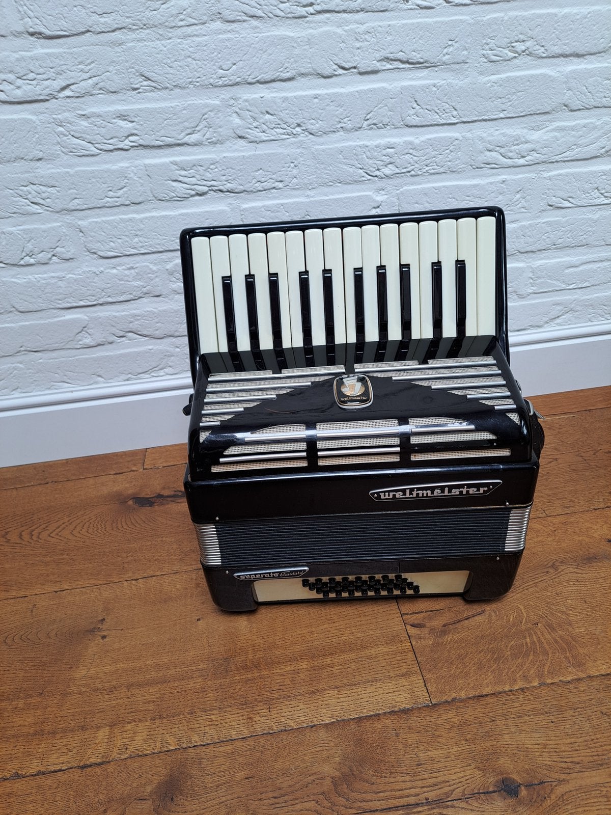 Accordeon 32 bas Weltmeister, Ophalen, Gebruikt, 32-bas, Toetsaccordeon