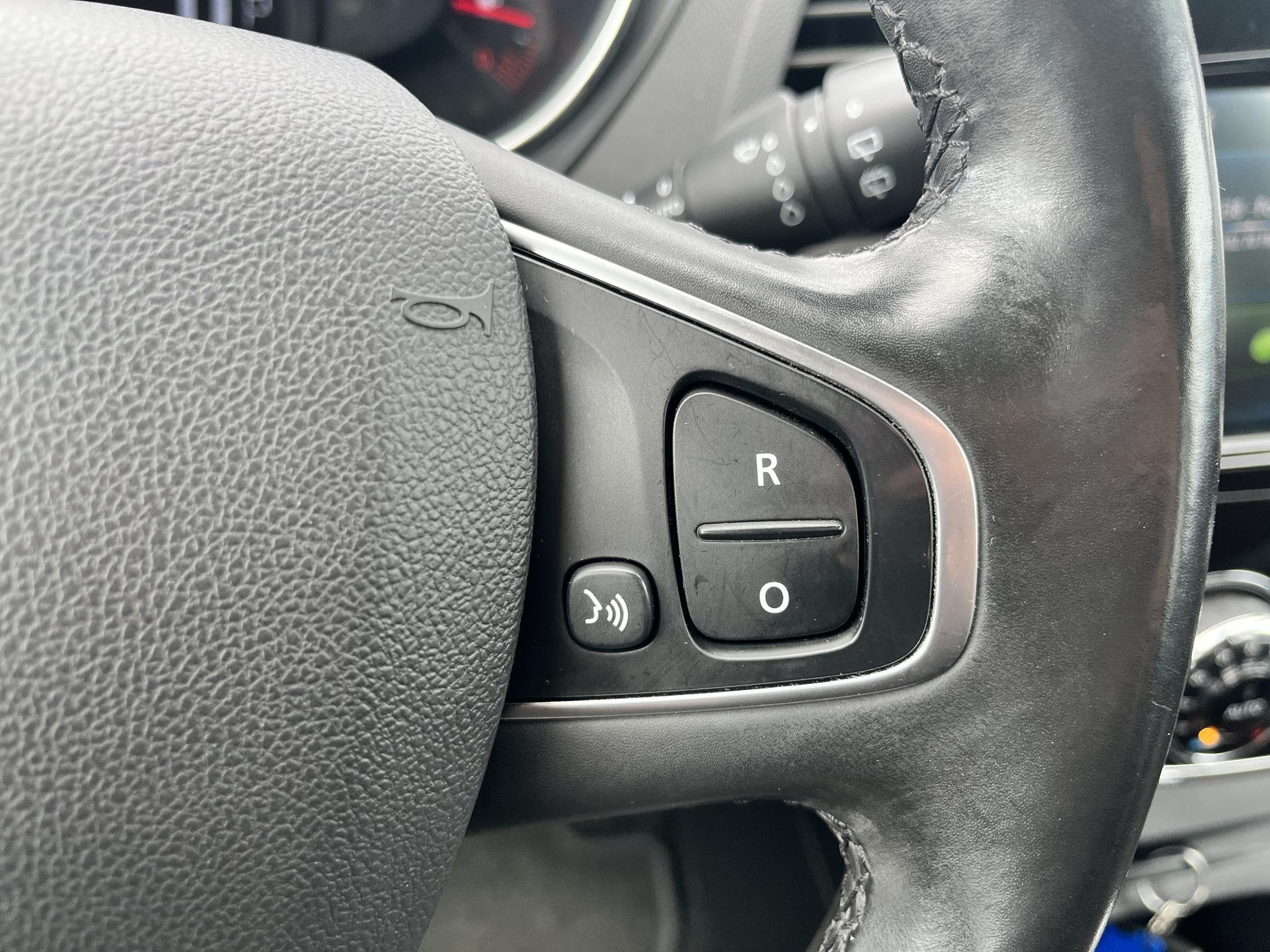 Foto 28 van Renault Captur 1.2 TCe Xmod Clima, cruise, stoelverwarming,