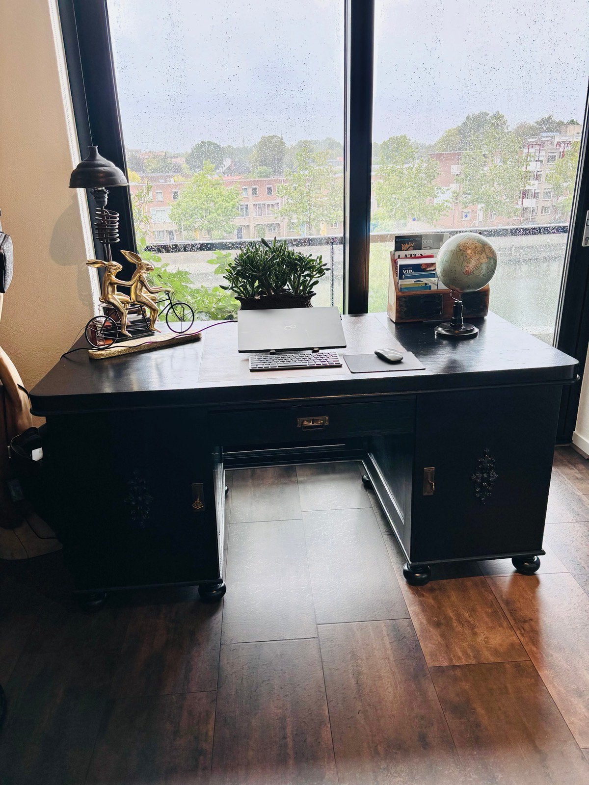 Antiek Zwart Bureau met Opbergruimte en Lades, Ophalen, 160 cm, Gebruikt, Antiek