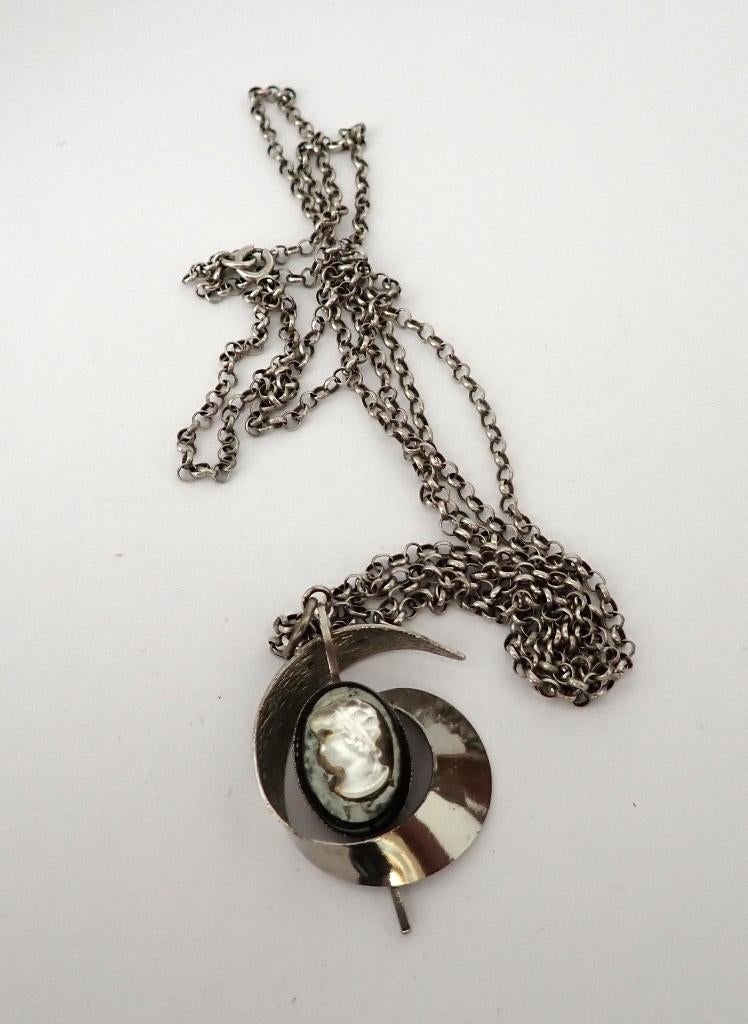 Lange ketting met camee hanger, Verzenden, Gebruikt, Zilver, Overige materialen