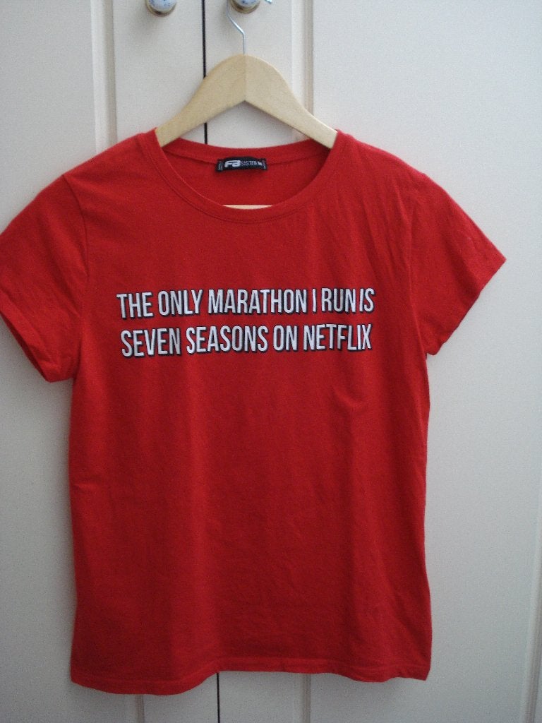 FB Sister shirt maat M, rood met witte opdruk z.g.a.n., Maat 38/40 (M), Ophalen of Verzenden, Zo goed als nieuw, Korte mouw