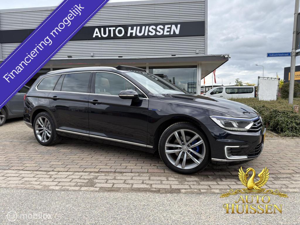 Volkswagen Passat Variant 1.4 TSI GTE Highline Pano ACC Leer, Auto's, Volkswagen, Gebruikt, Euro 6, 4 cilinders, Automatische klimaatregeling
