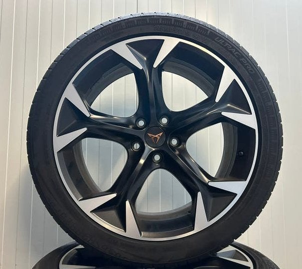Originele Cupra Formentor 19 inch Vredenstein 2026/2024