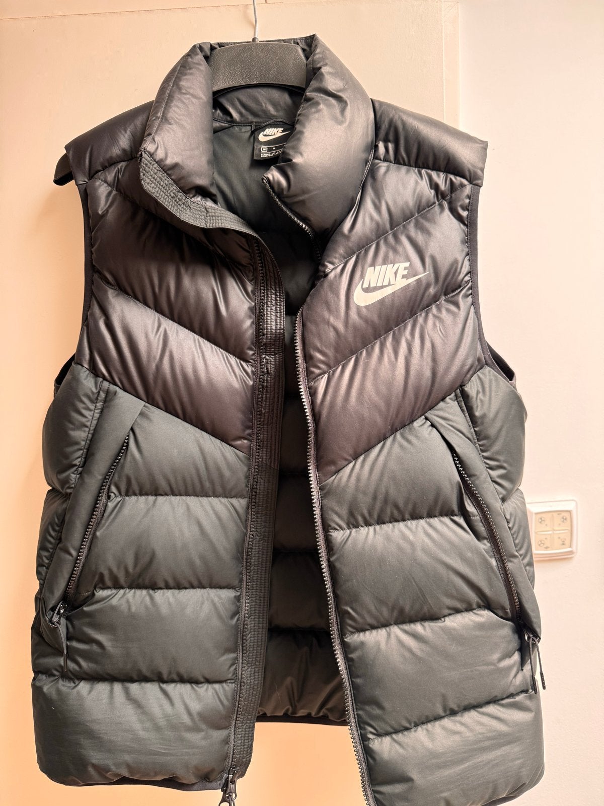 Nike Bodywarmer Maat M - Zwart, Verzenden, Zo goed als nieuw, Maat 48/50 (M), Zwart
