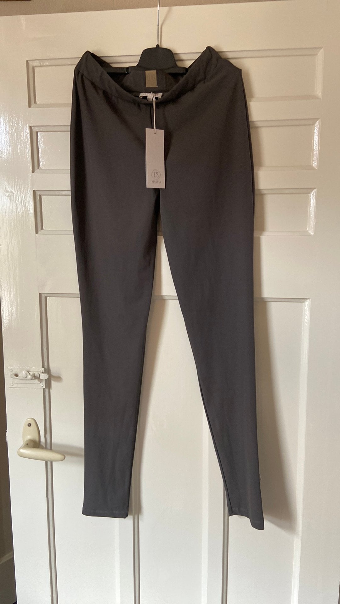 Zuss legging maat M/ L nieuw grafietgrijs travelstof, Kleding | Dames, Maat 38/40 (M), Overige kleuren, Nieuw, Ophalen of Verzenden