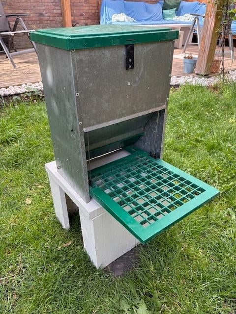 Kippen voederbak (feed o matic), Dieren en Toebehoren, Ophalen, Gebruikt, Drinken en Voederen