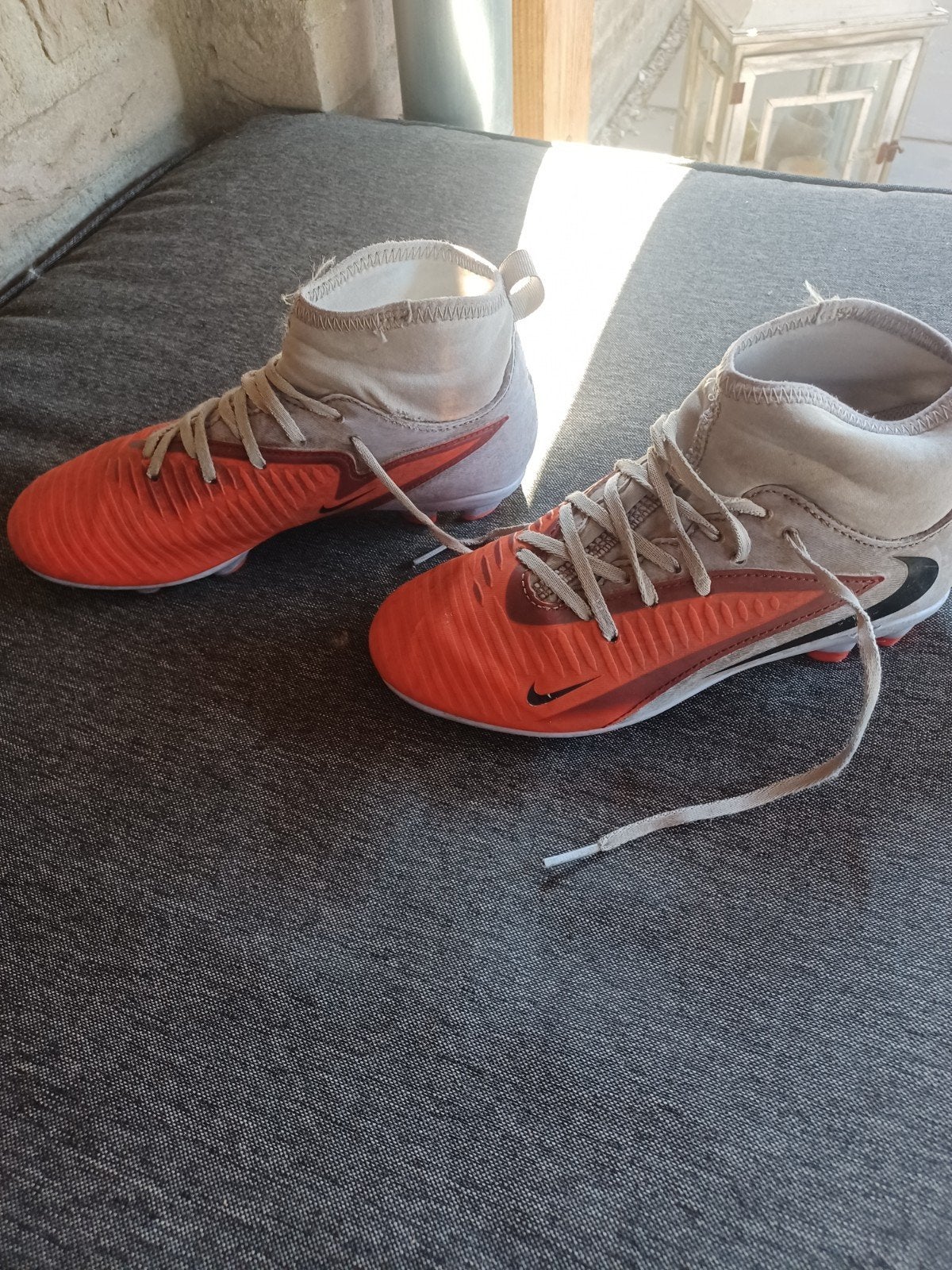 Nike voetbalschoenen maat 34, Sport en Fitness, Voetbal, Ophalen of Verzenden, Gebruikt, Schoenen