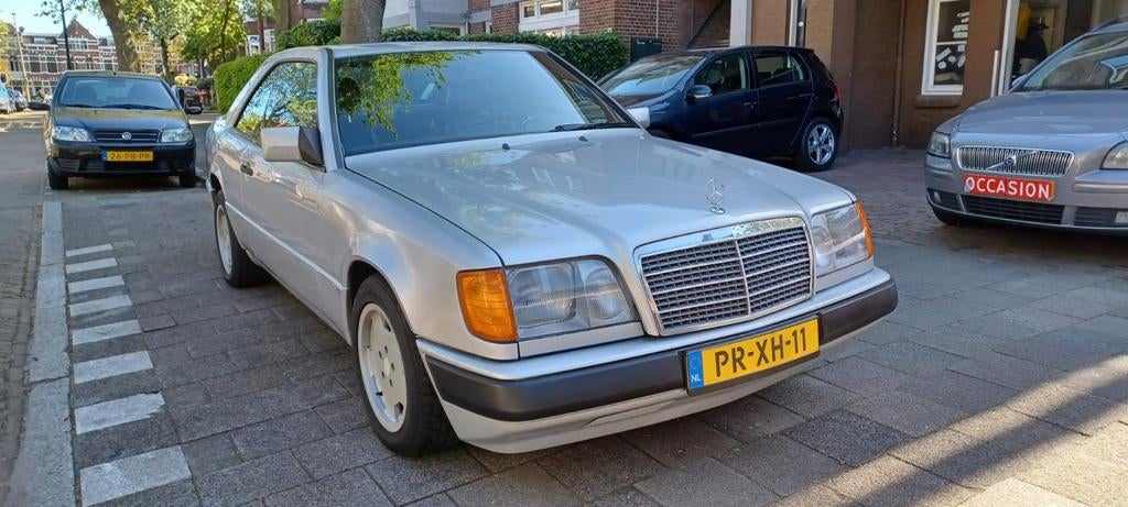 Mercedes-Benz 230CE - W124 - 1987 - Belastingvrij - Automaat, Auto's, Automaat, Zwart, 4 cilinders, 1850 kg