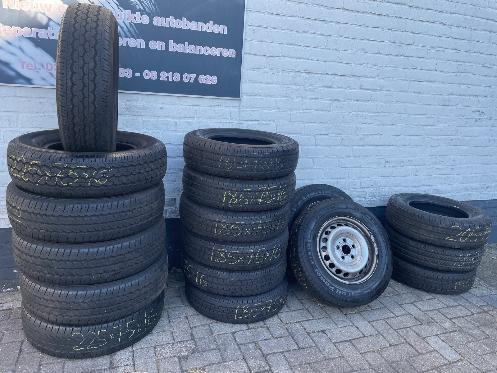 Diverse 16 inch bestelwagenbanden en busbanden, Auto-onderdelen, Banden en Velgen, Ophalen, 16 inch, Eu, Banden