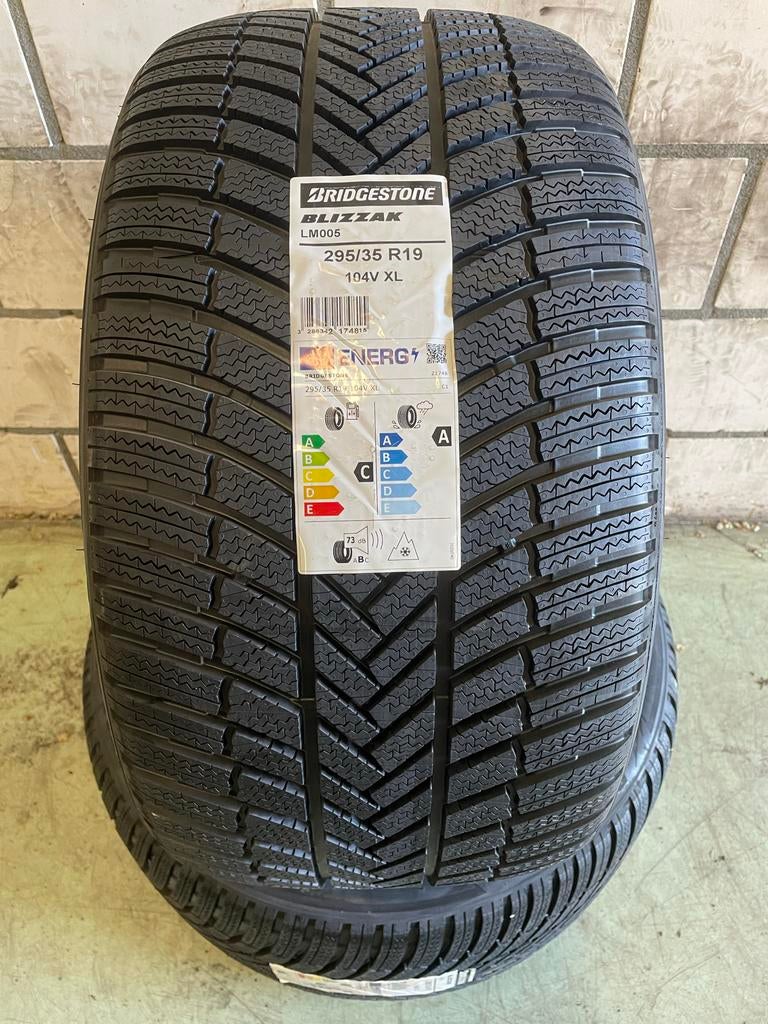 295/35R19 Bridgestone Blizzak LM005 Winterbanden, 19 inch, 295 mm, Nieuw, Berkvens
