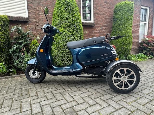 Ripco Retro Driewielscooter (scootmobiel) - 4 Takt - Benzine, Diversen, Overige merken, Nieuw, Ophalen of Verzenden, 16 km/u of meer