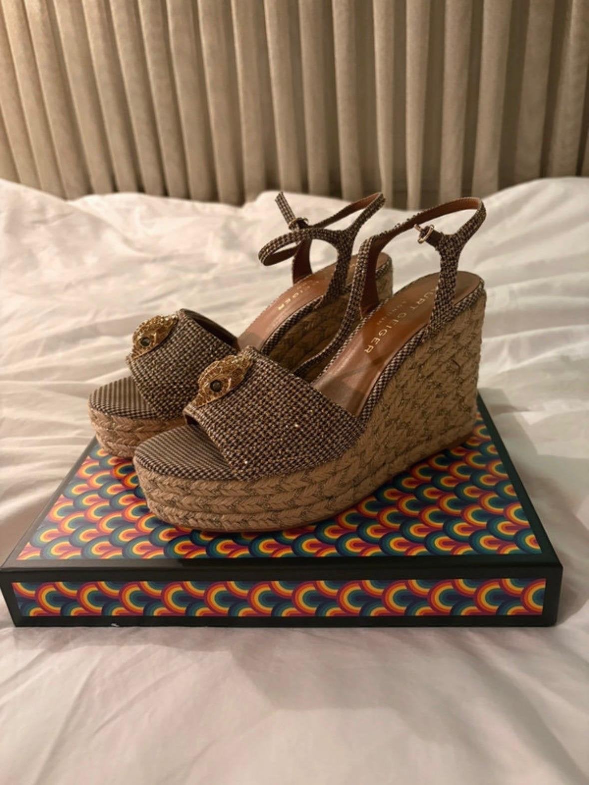 Kurt Geiger sleehakken maat 38 - Zo goed als nieuw, Ophalen of Verzenden, Zo goed als nieuw, Beige, Sandalen of Muiltjes