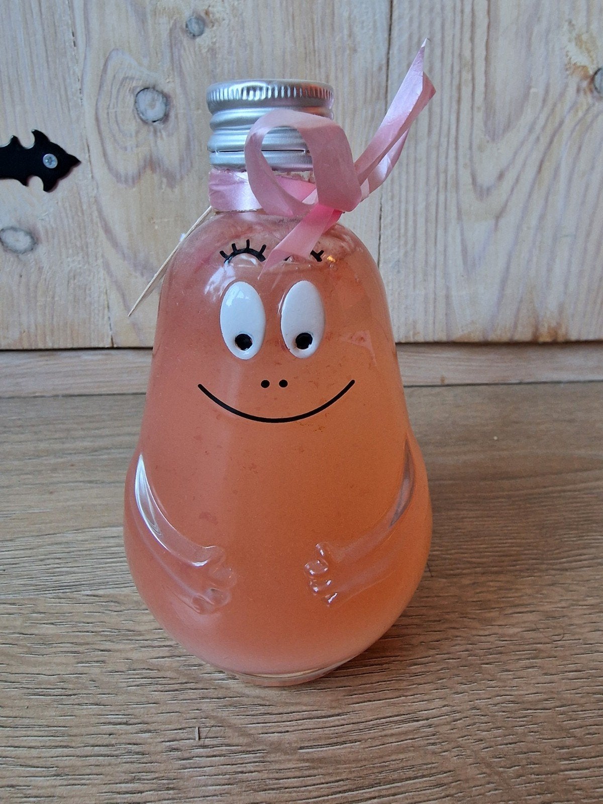 Barbapapa flesje met roze vloeistof - Decoratie, Ophalen of Verzenden, Gebruikt