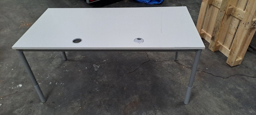 Bureau 160cm x 80cm verstelbare hoogte, Ophalen, 160 cm, Gebruikt, In hoogte verstelbaar