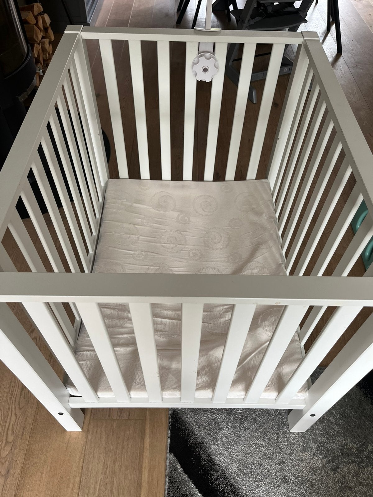 Eurobaby box met matras en mobiel - zo goed als nieuw, Kinderen en Baby's, Ophalen, Zo goed als nieuw, Mobiel