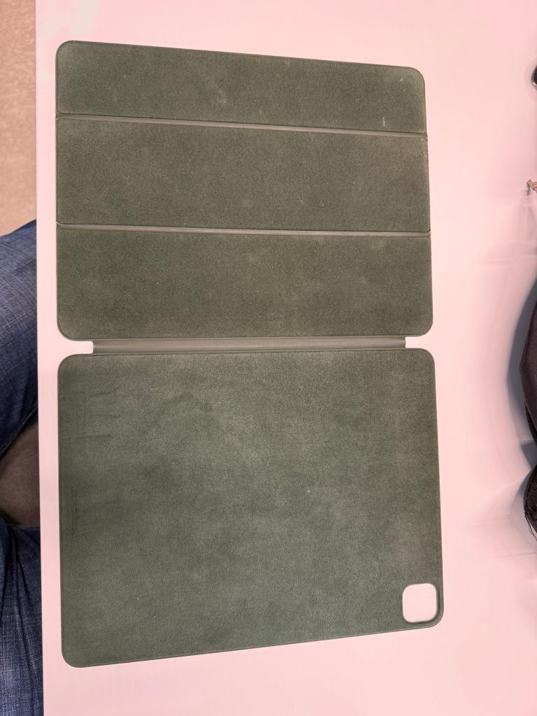 Apple iPad Pro 12,9i hoes (Smart Folio), Bescherming voor- en achterkant, Apple, Gebruikt, 13 inch of meer