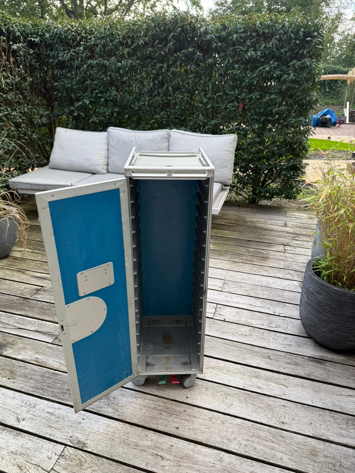 KLM halfsize trolley, Ophalen