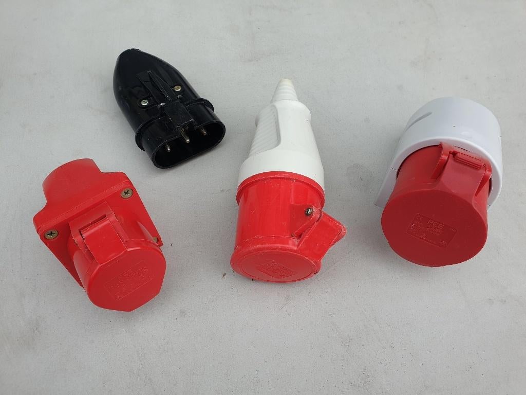4 stuks verschillende 3 fasen contactdozen en kabelstekkers, Doe-het-zelf en Verbouw, Elektra en Kabels, Ophalen of Verzenden