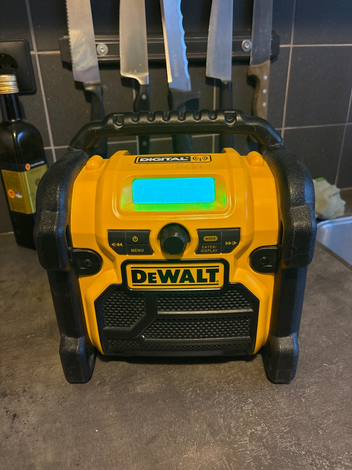 Dewalt Bouwradio DCR020 - Robuust en Draagbaar, Ophalen, Zo goed als nieuw, Bouwradio