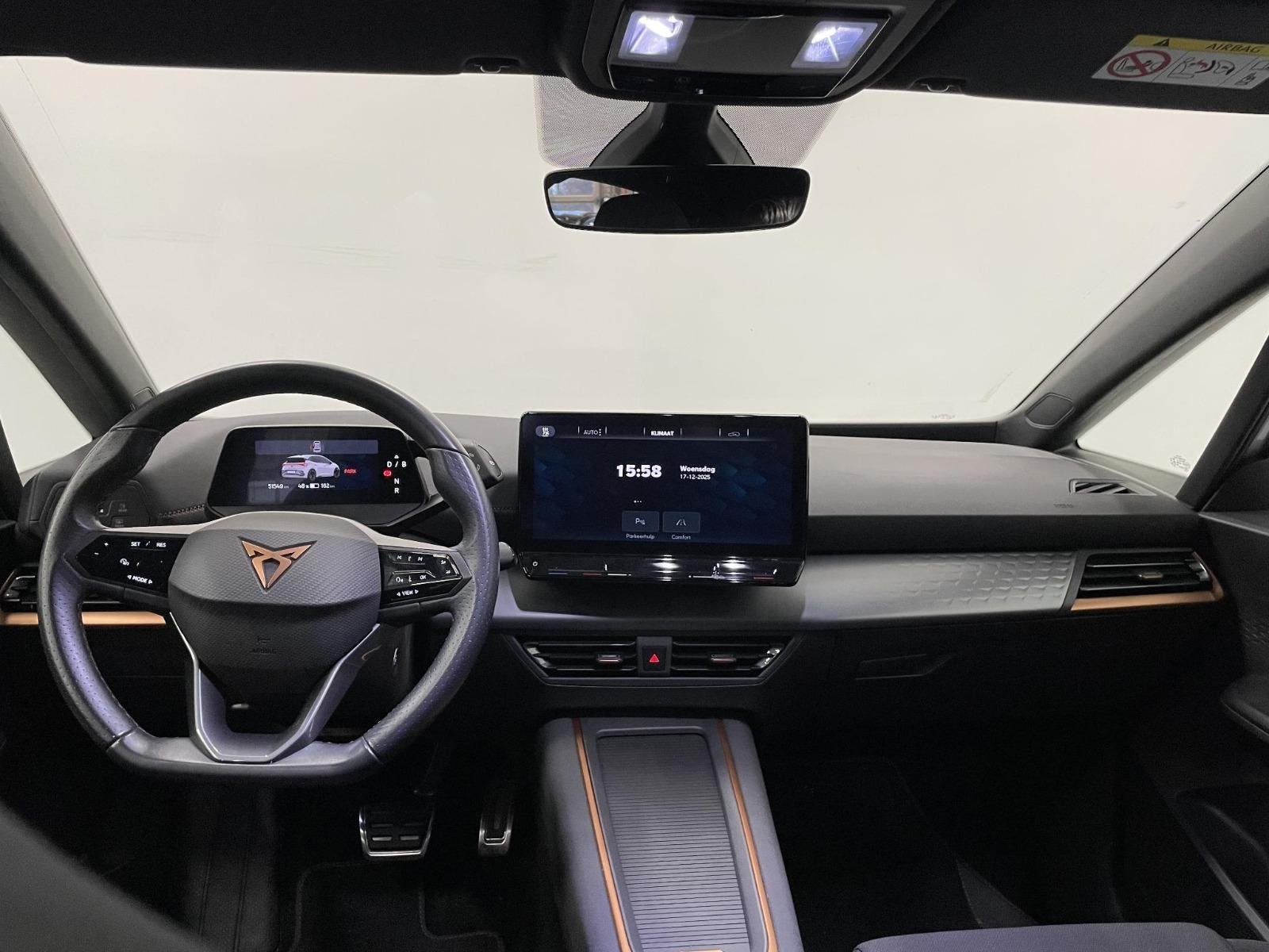 CUPRA Born Business 62 kWh Navigatie Apple Carplay/Android A, Auto's, Gebruikt, Zwart, 375 min, Origineel Nederlands