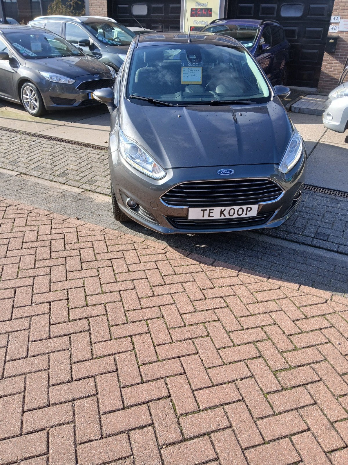 Ford Fiësta 1.0 74KW/100PK 5D 2015 Grijs, Voorwielaandrijving, Stof, USB, 100 pk