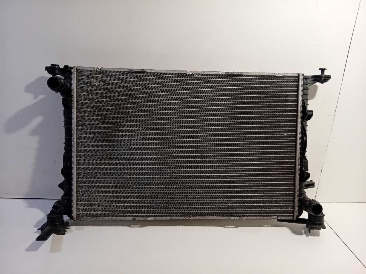 Radiateur Audi A6, Onderdelen@venauto.nl, Van der Ven Autorecycling B.V., Gebruikt, Ettenseweg 76, 4706 PB Roosendaal, The Netherlands