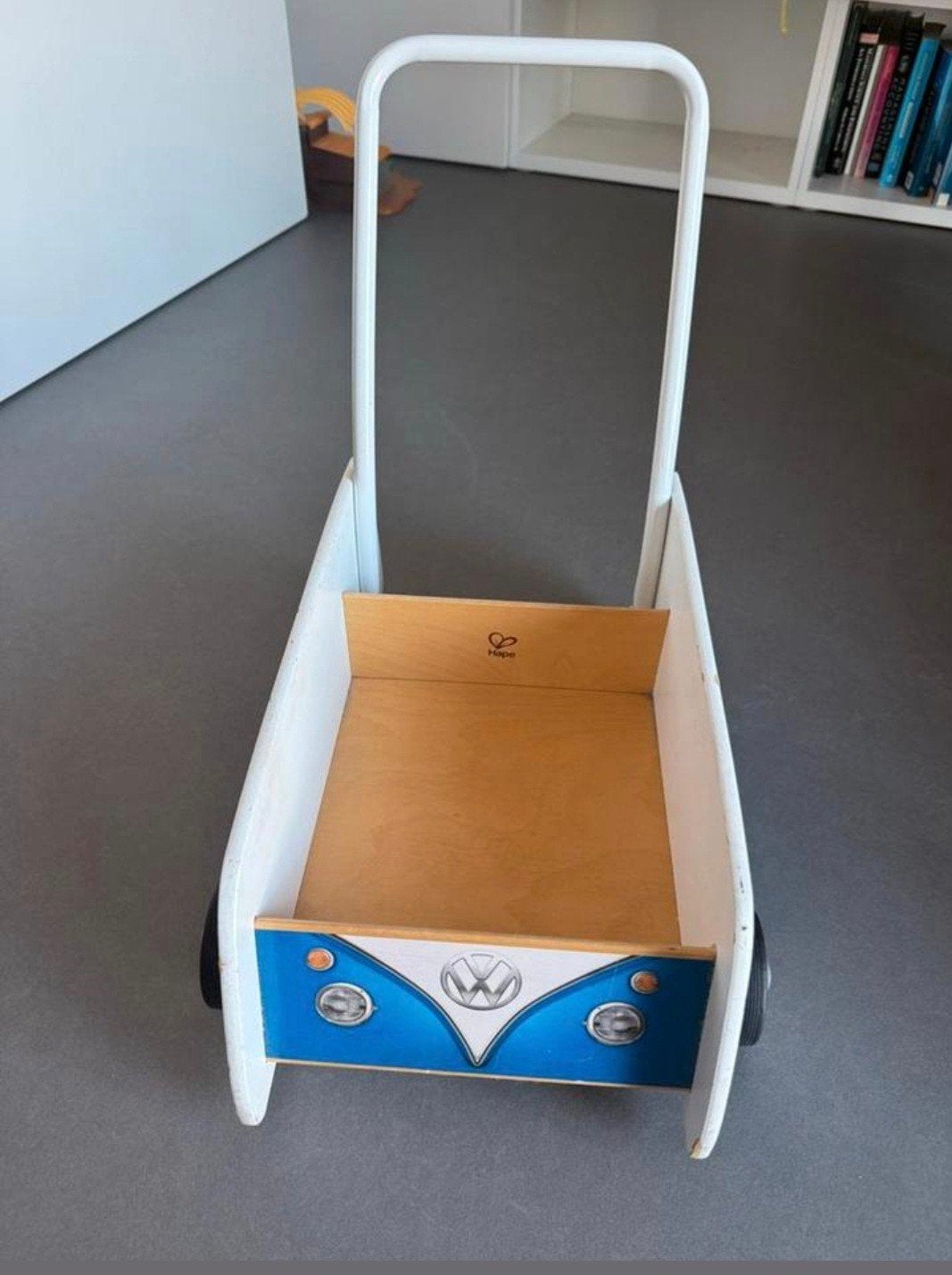 Hape volkswagen t1 bus loopkar loopwagen duwkar - blauw wit., Ophalen