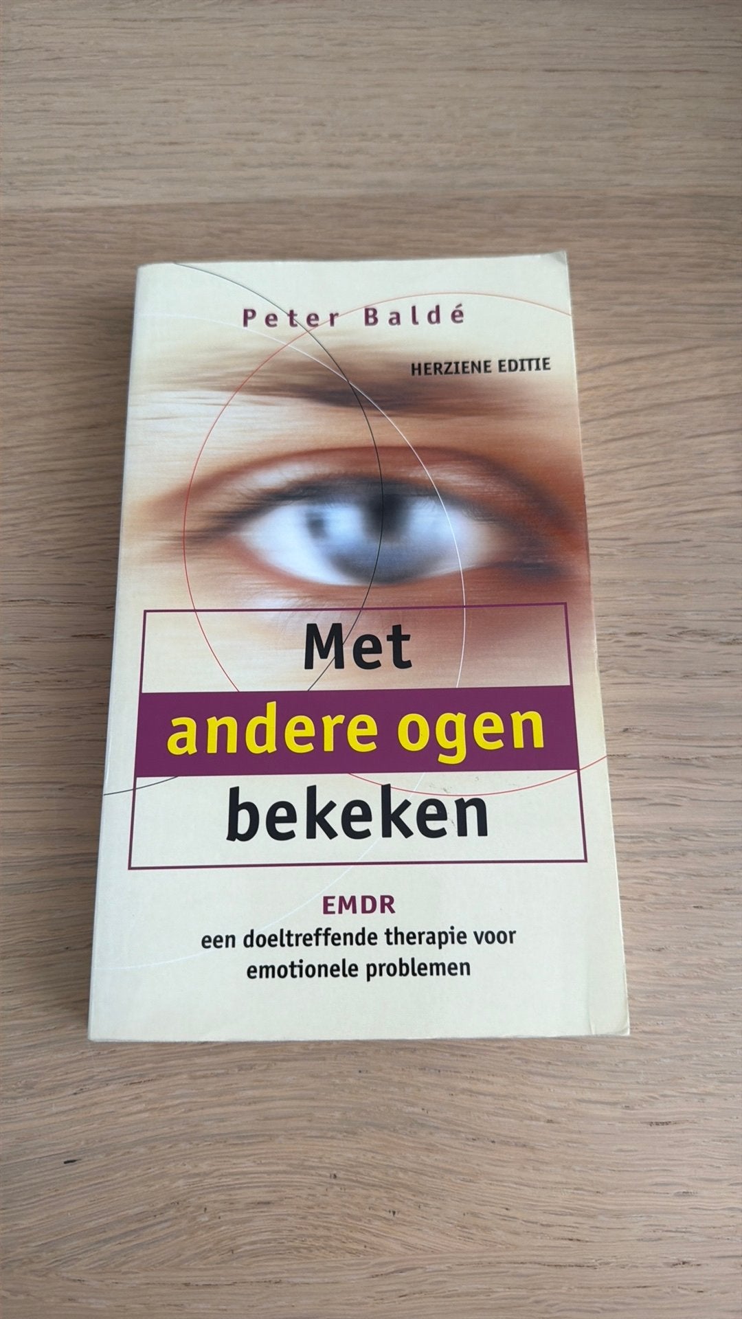 P. Balde - Met andere ogen bekeken, Boeken, Ophalen of Verzenden, Zo goed als nieuw, P. Balde