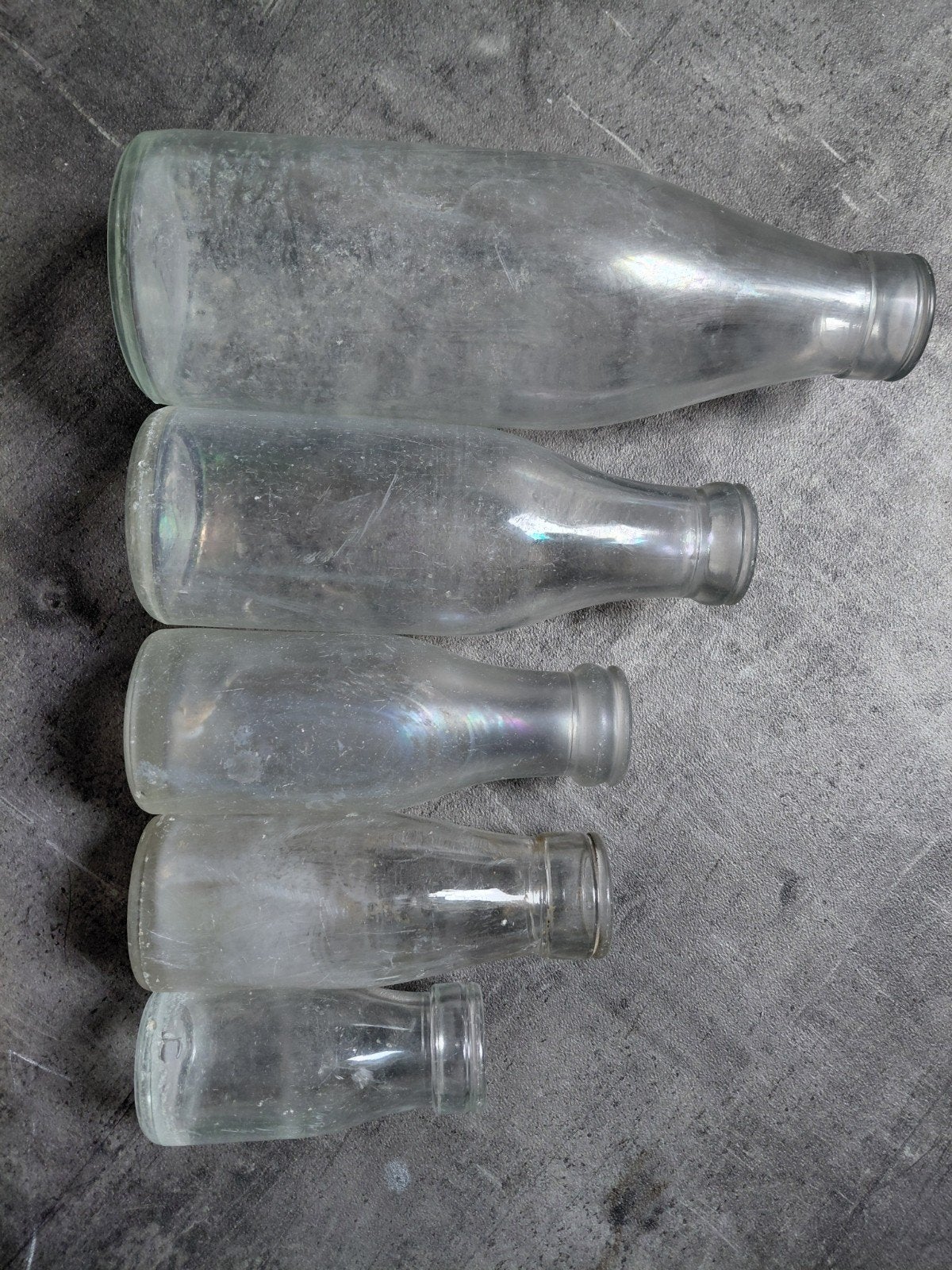 bodemvondst 5x zuivel melkfles, Antiek en Kunst, Antiek | Glas en Kristal, Ophalen of Verzenden