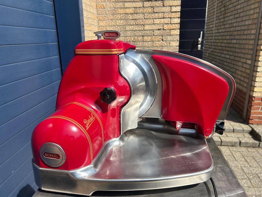 Berkel 834 snijmachine met aluminium snijtafel in kleur !!, Ophalen, Zo goed als nieuw