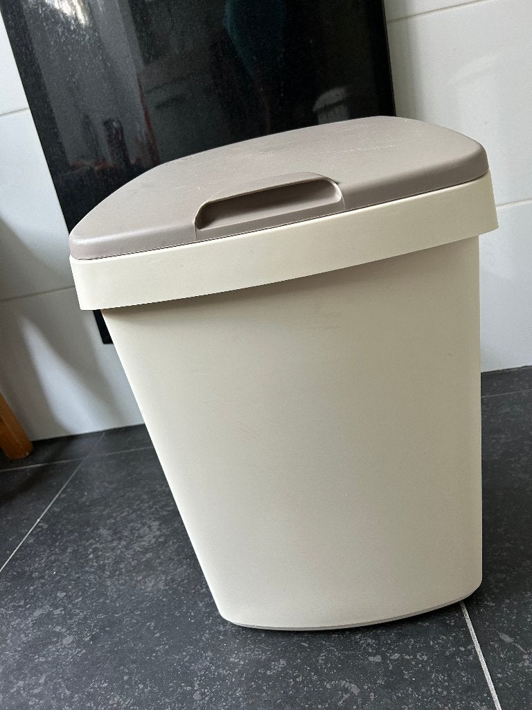 Curver 30 liter afvalbak ZGAN, Huis en Inrichting, Woonaccessoires | Prullenbakken, 40 liter of meer, Ophalen of Verzenden, Zo goed als nieuw