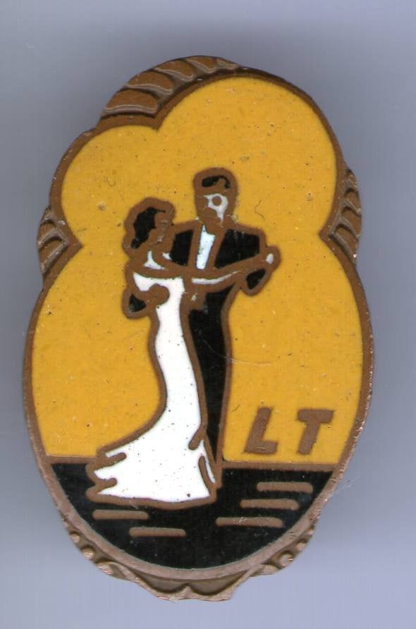 LT email op koper dans broche ( X_099), Verzamelen, Ophalen of Verzenden, Zo goed als nieuw, Sport, Speldje of Pin