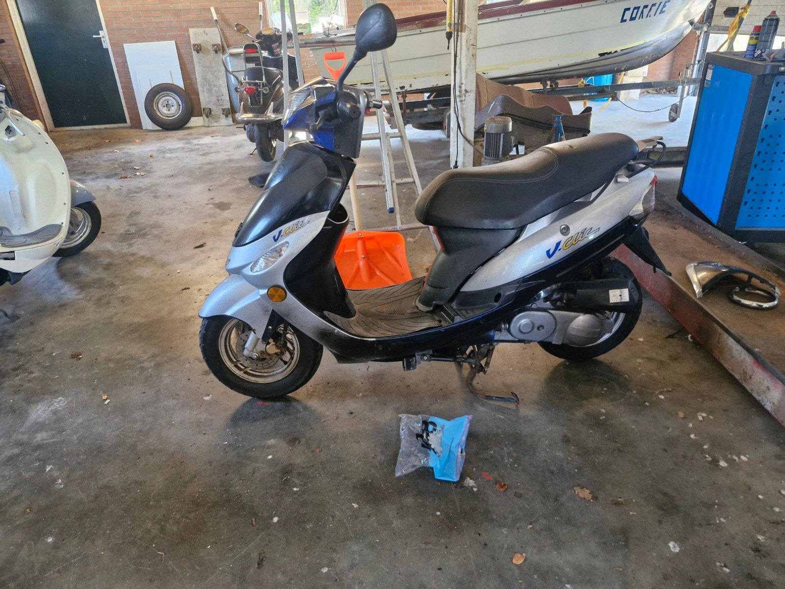 Peugeot Vivacity Scooter - Zilver/Blauw, Gebruikt, Maximaal 45 km/u, Ophalen of Verzenden, Benzine