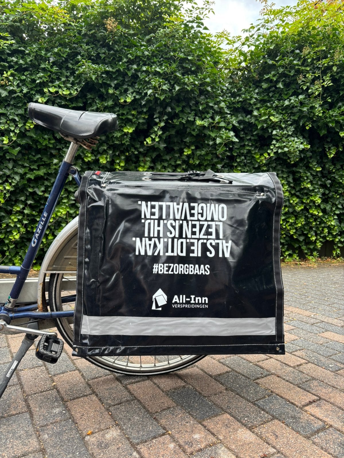 Fietstas voor kranten bezorgen, Ophalen, Zo goed als nieuw