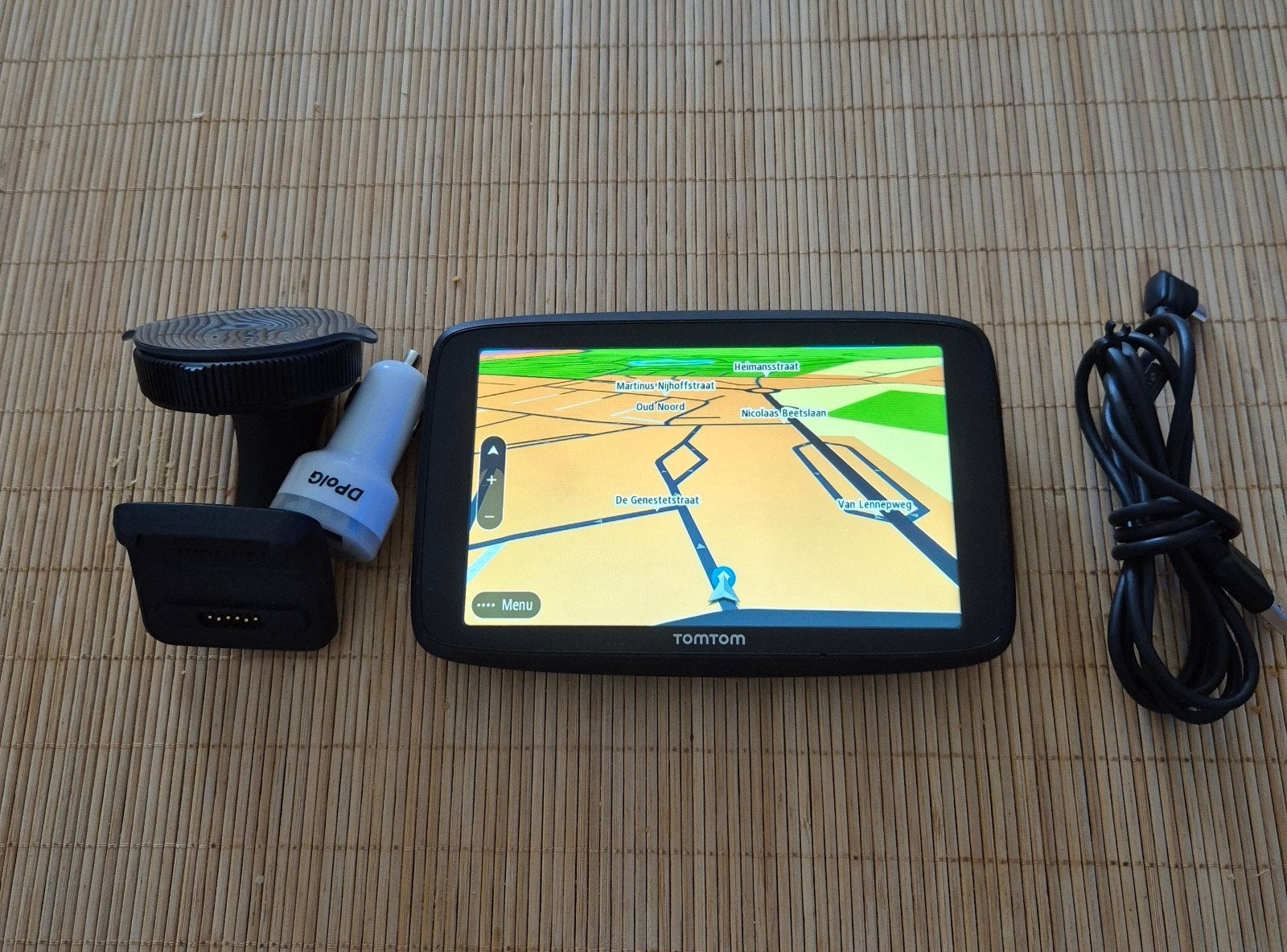 TomTom GO Essential 6” kaart van 2026 en WiFi update, Ophalen of Verzenden, Zo goed als nieuw
