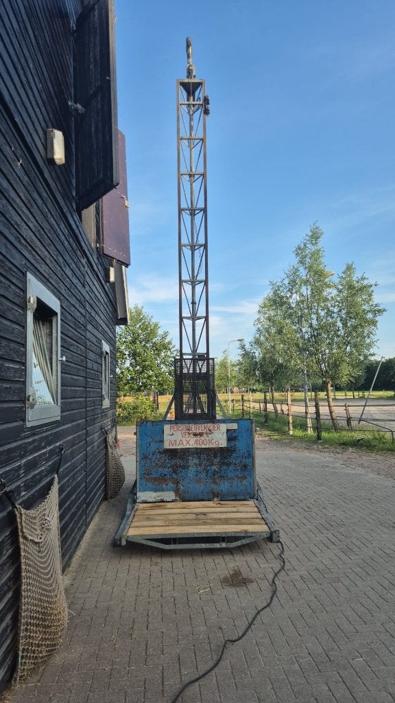 Bouwlift 400 kg, 7,5 meter - Nieuw plateau en banden, Doe-het-zelf en Verbouw, Bouwliften, Ophalen of Verzenden, Gebruikt, Bouwlift