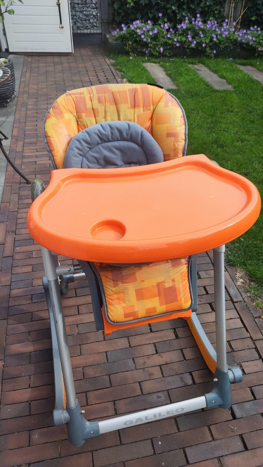 Pierre Cardin Luxe Kinderstoel/Tafel - Oranje, Ophalen, Zo goed als nieuw, Meegroeistoel, Afneembaar eetblad