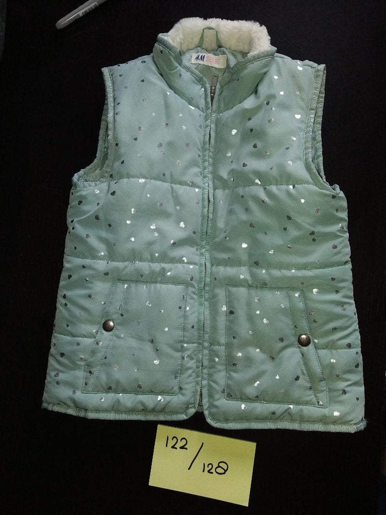 Bodywarmer mint groen met zilveren hartjes maat 122 / 128, Ophalen of Verzenden, Gebruikt, Meisje, Jas