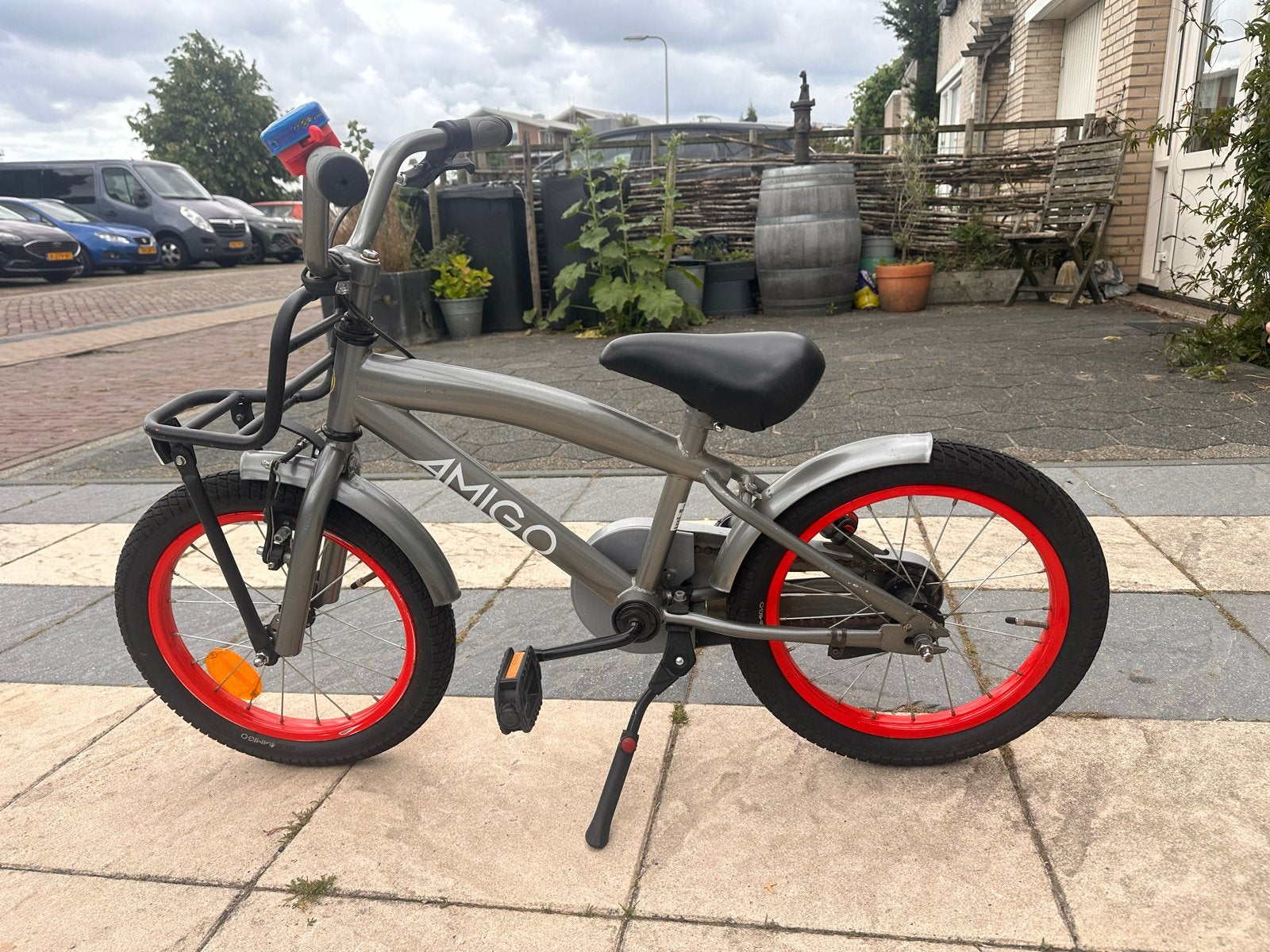 Kinderfiets  fiets Amigo 16 inch met rekje en dubbele rem, Ophalen, Zo goed als nieuw, Terugtraprem, 16 tot 20 inch