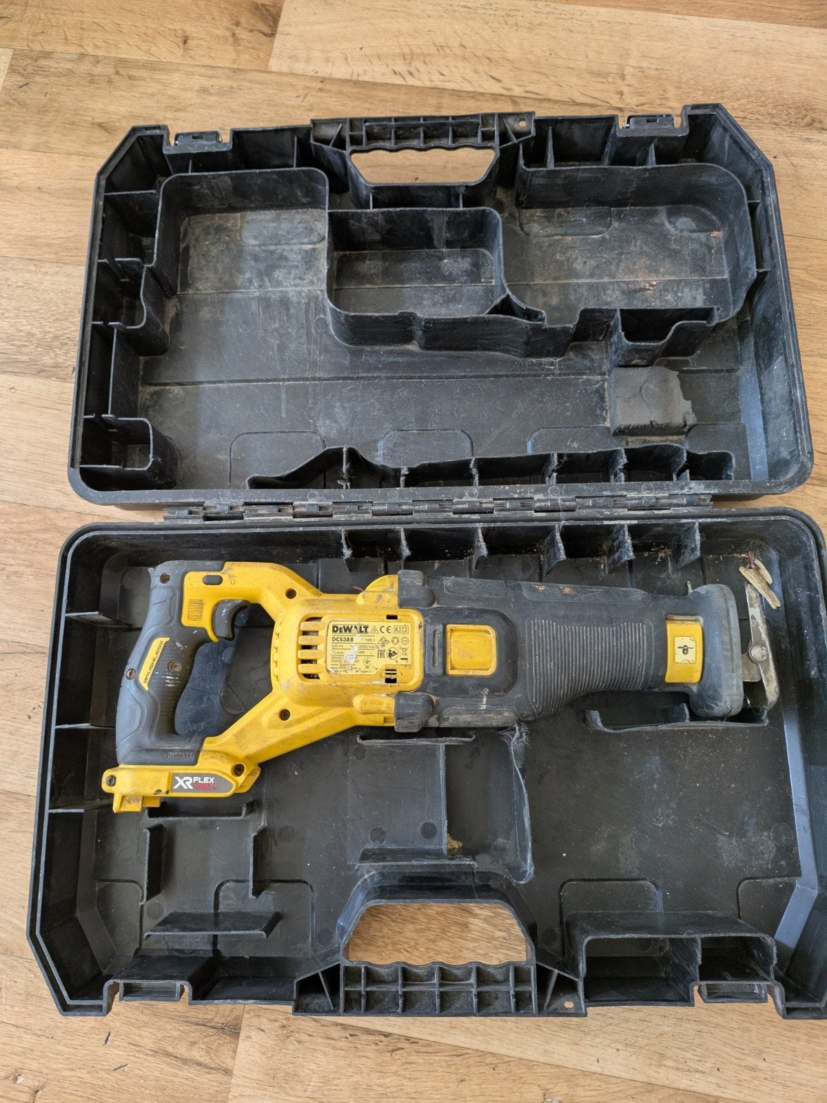 Dewalt dcs388 reciprozaag 54v