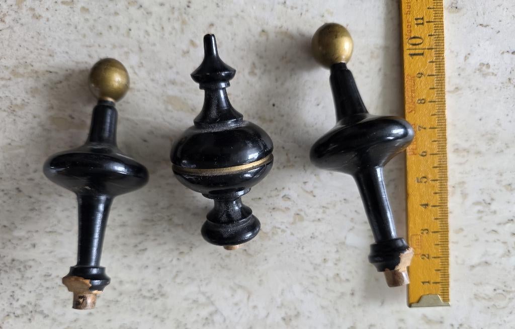 Houten Eindknoppen voor Warmink Klok, Ophalen