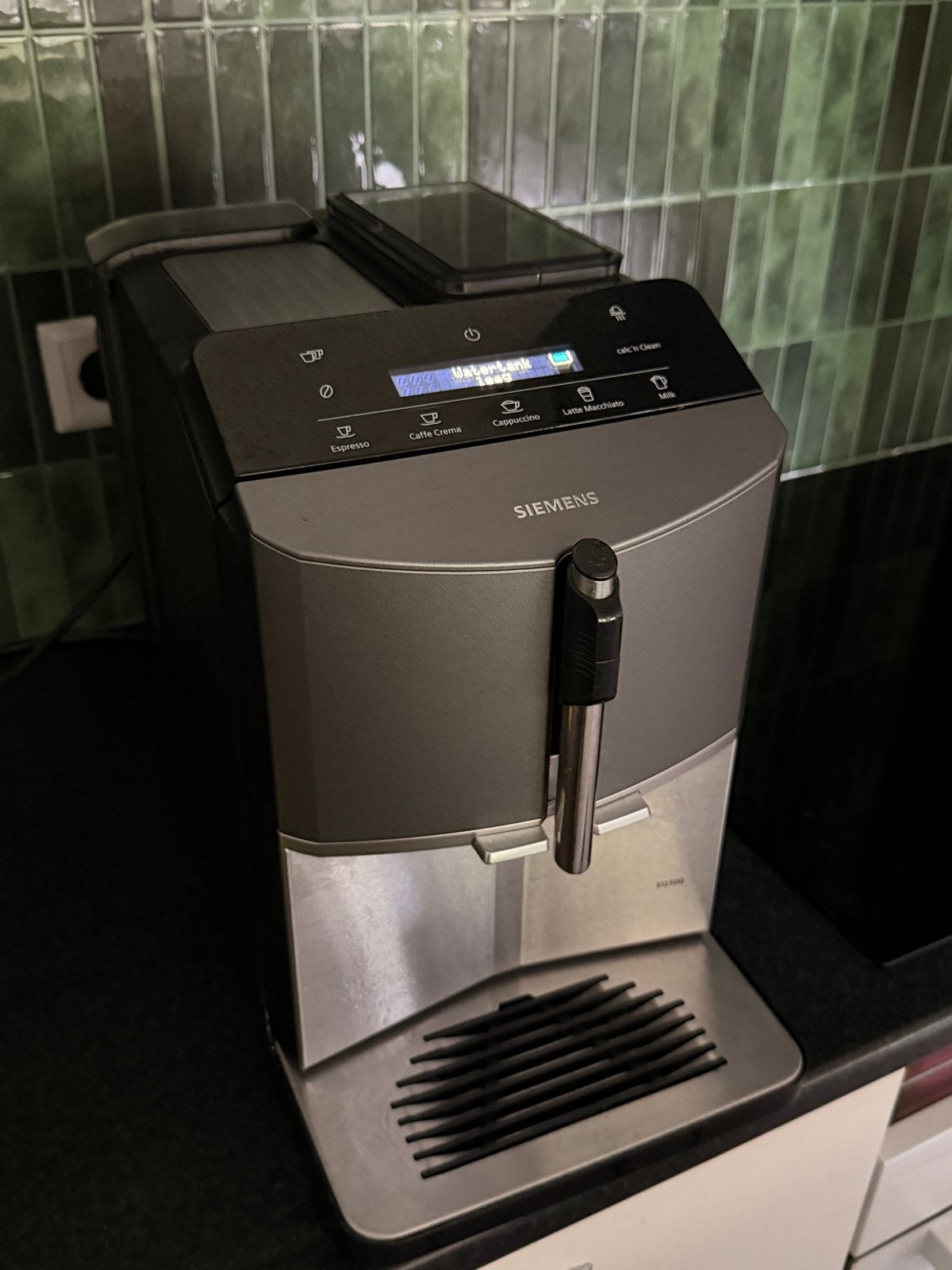 Siemens EQ.300 Koffiezetapparaat met Melkschuimer, Stoompijpje, Gebruikt, Koffiemachine, Koffiebonen