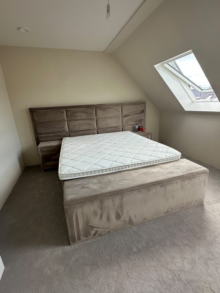 Boxspring velvet hoofdbord eric kuster style taupe