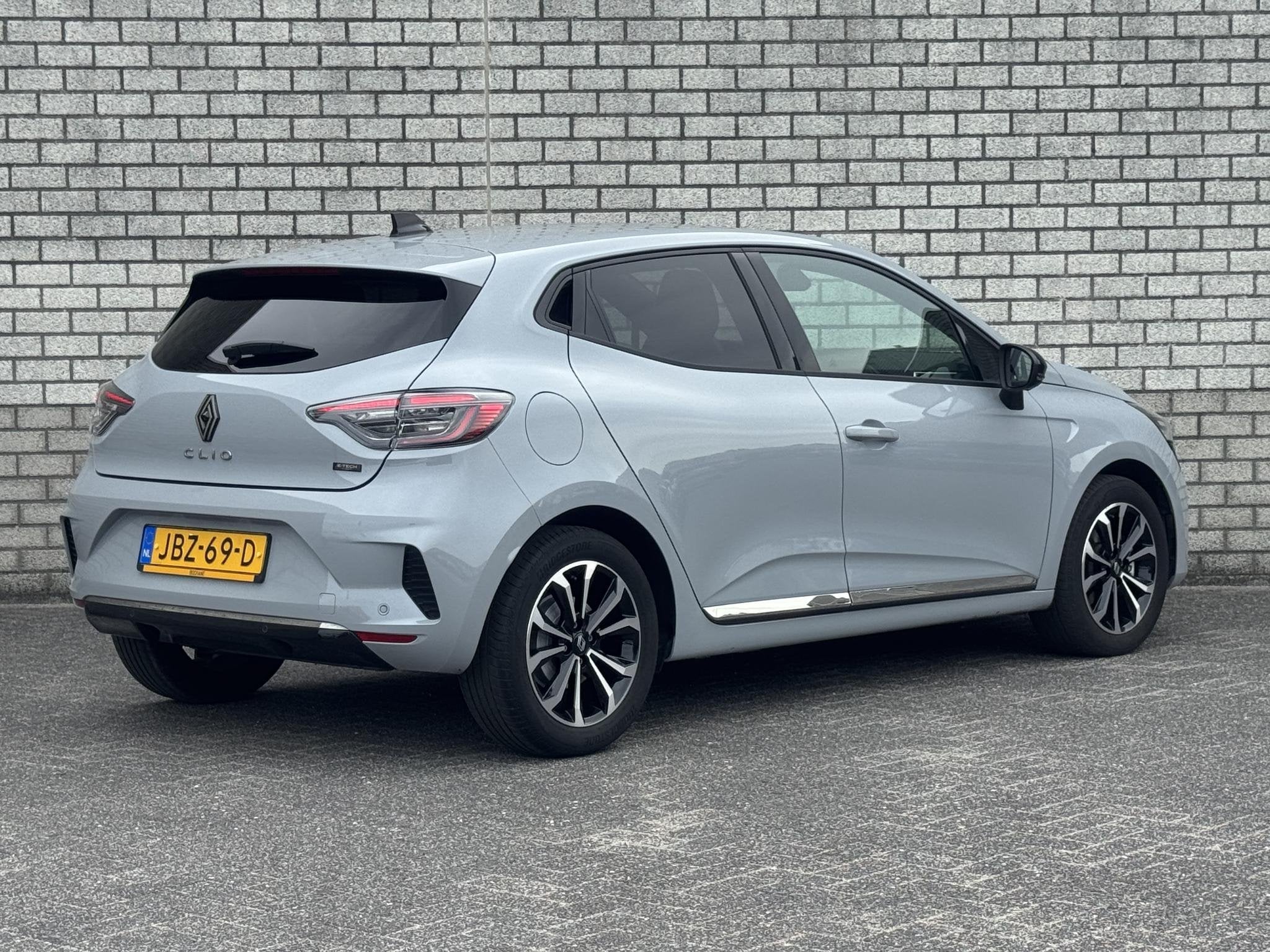 Renault Clio 1.6 E-Tech Full Hybrid 145 Techno | Achteruitri, Auto's, Gebruikt, Met garantie (alle), Leder en Stof, Origineel Nederlands