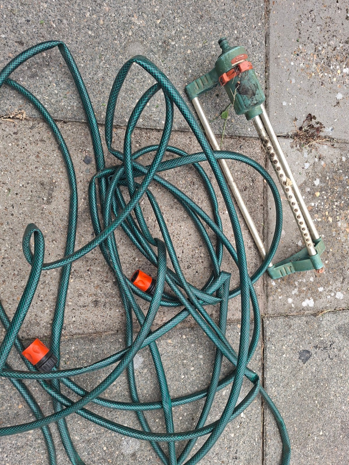 Gratis slang en sproeier, Tuin en Terras, Tuinslangen, Ophalen of Verzenden, Tuinslang