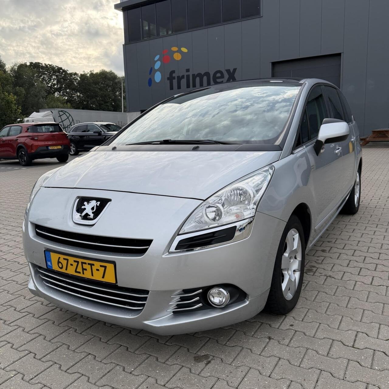 Peugeot 5008 1.6 | 7 Persoon | Panoramadak | NW APK!, Voorwielaandrijving, Euro 5, Gebruikt, 14 km/l