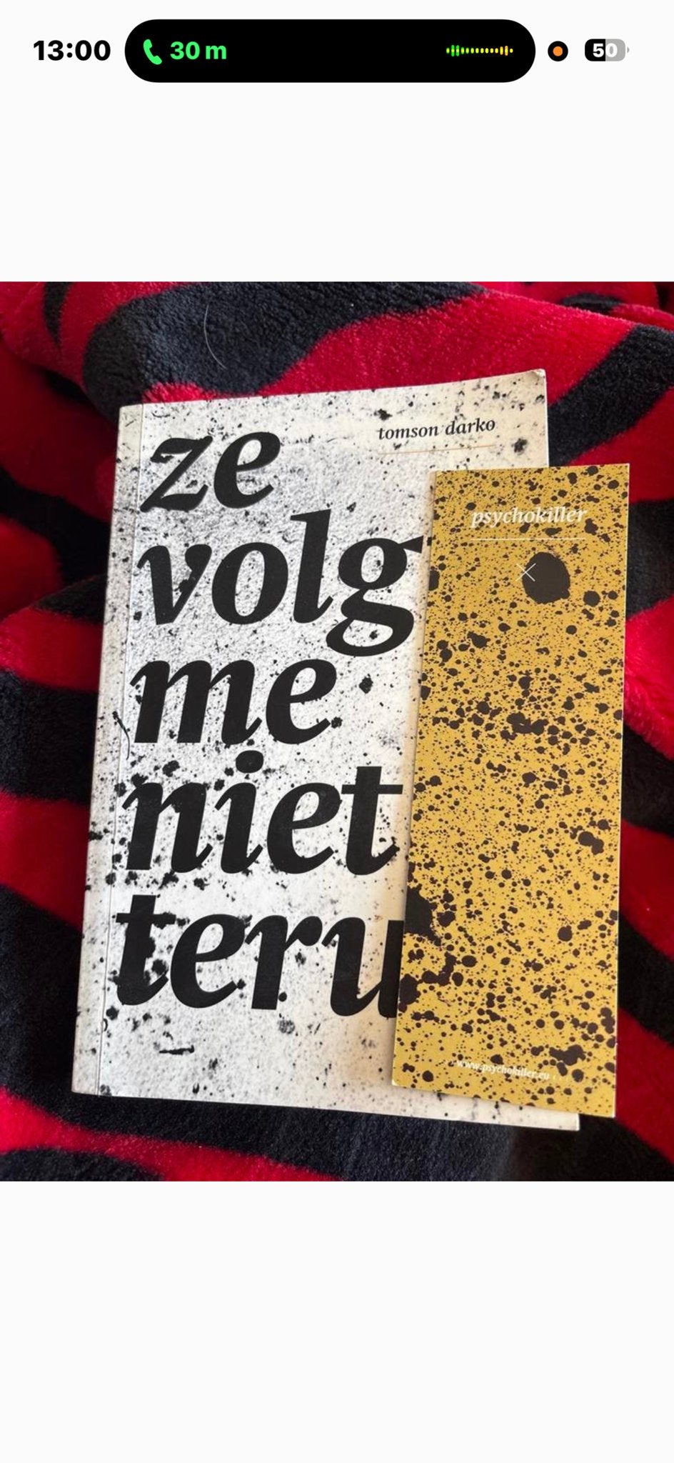 Ze Volg Me Niet Terug - Tomson Darko (met boekenlegger), Boeken, Ophalen of Verzenden, Nieuw, Nederland