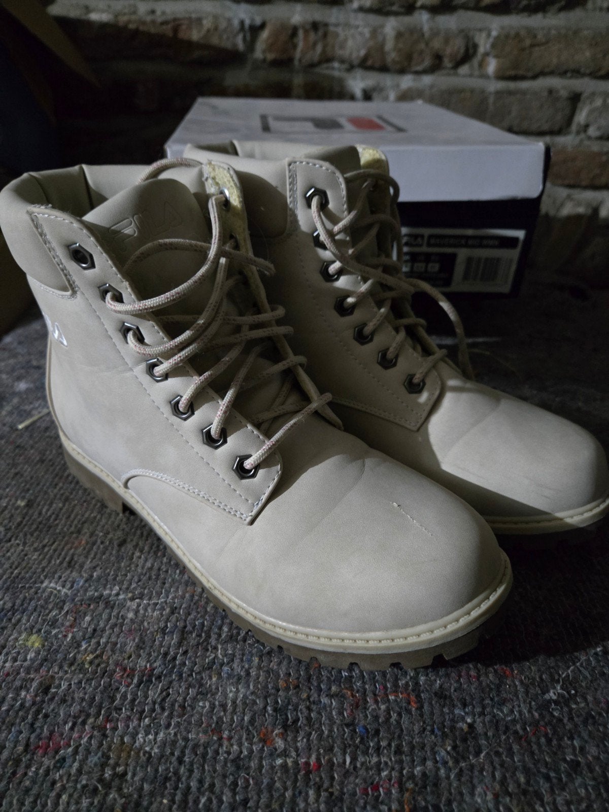 Nieuwe Fila Maverick Mid WMN - Oyster Gray (Maat 41), Beige, Lage of Enkellaarzen, Nieuw, Ophalen of Verzenden