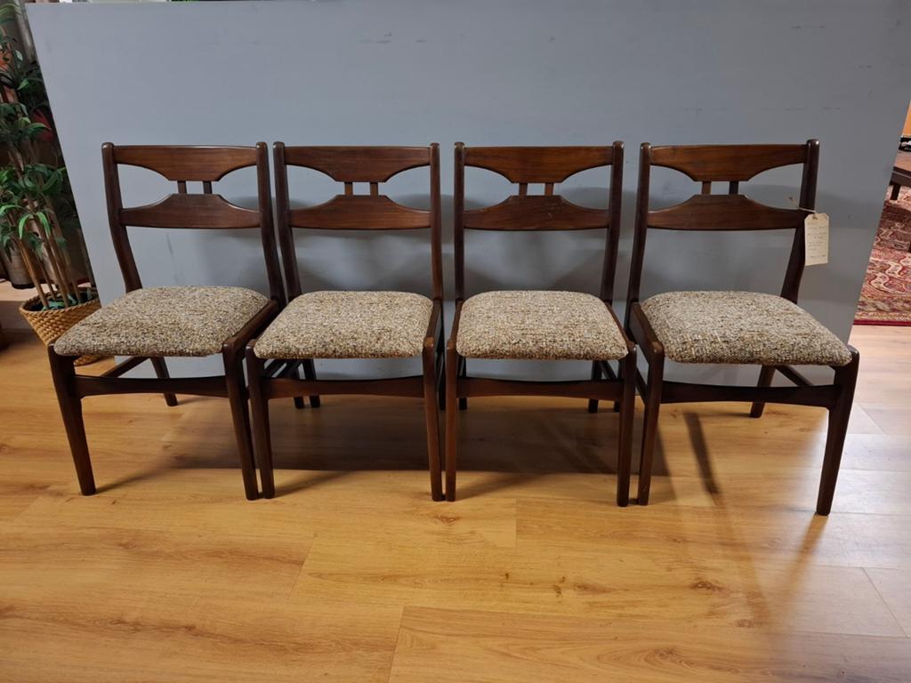 Vintage BAKO eetkamerstoelen nieuw gestoffeerd teak stoel, Ophalen, Vintage mid century design jaren 60 70, ..., Zo goed als nieuw