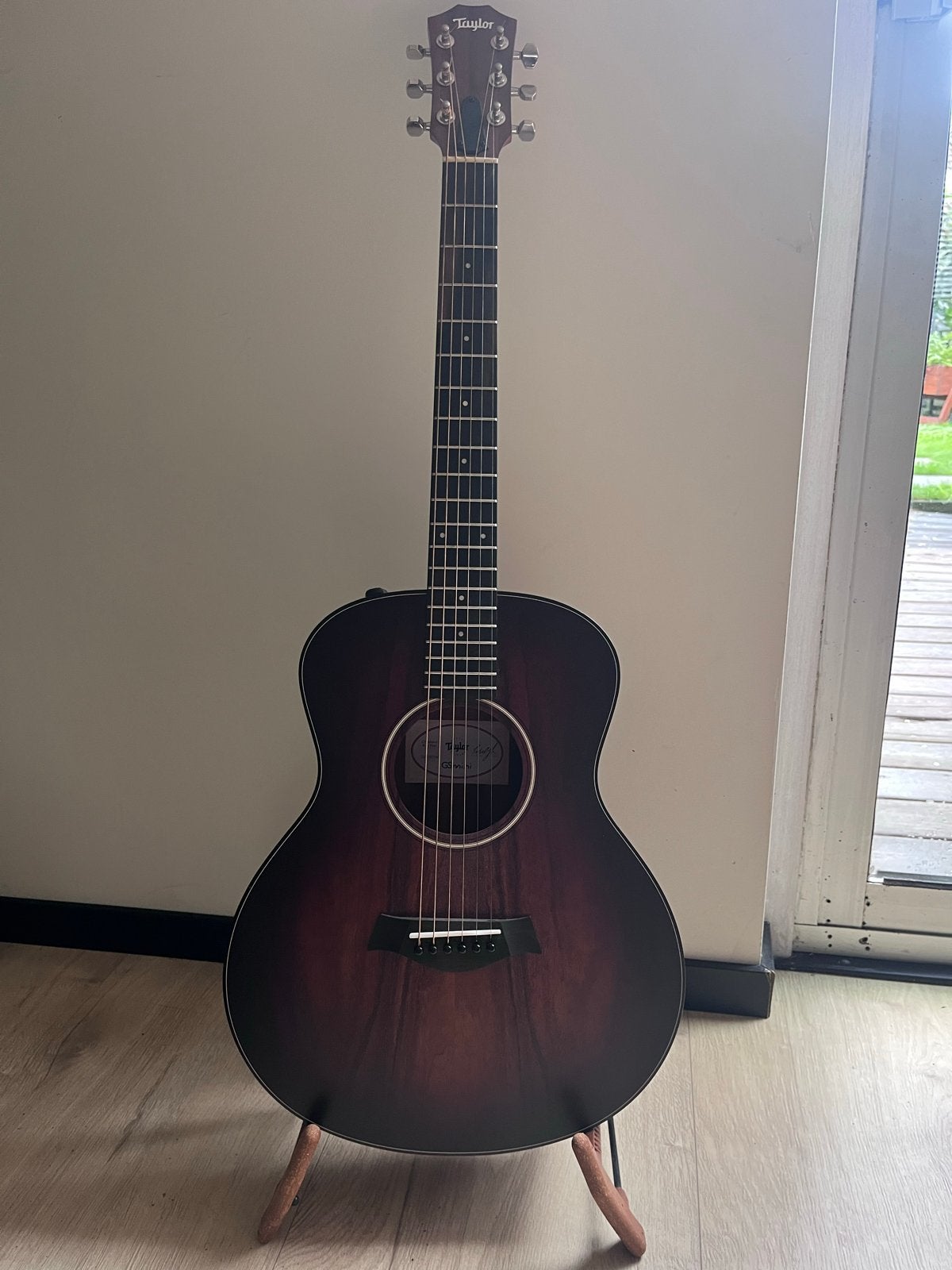 Taylor GS Mini-e Koa plus  met accessoires, Ophalen, Zo goed als nieuw, Western- of Steelstringgitaar, Met (piezo-)element